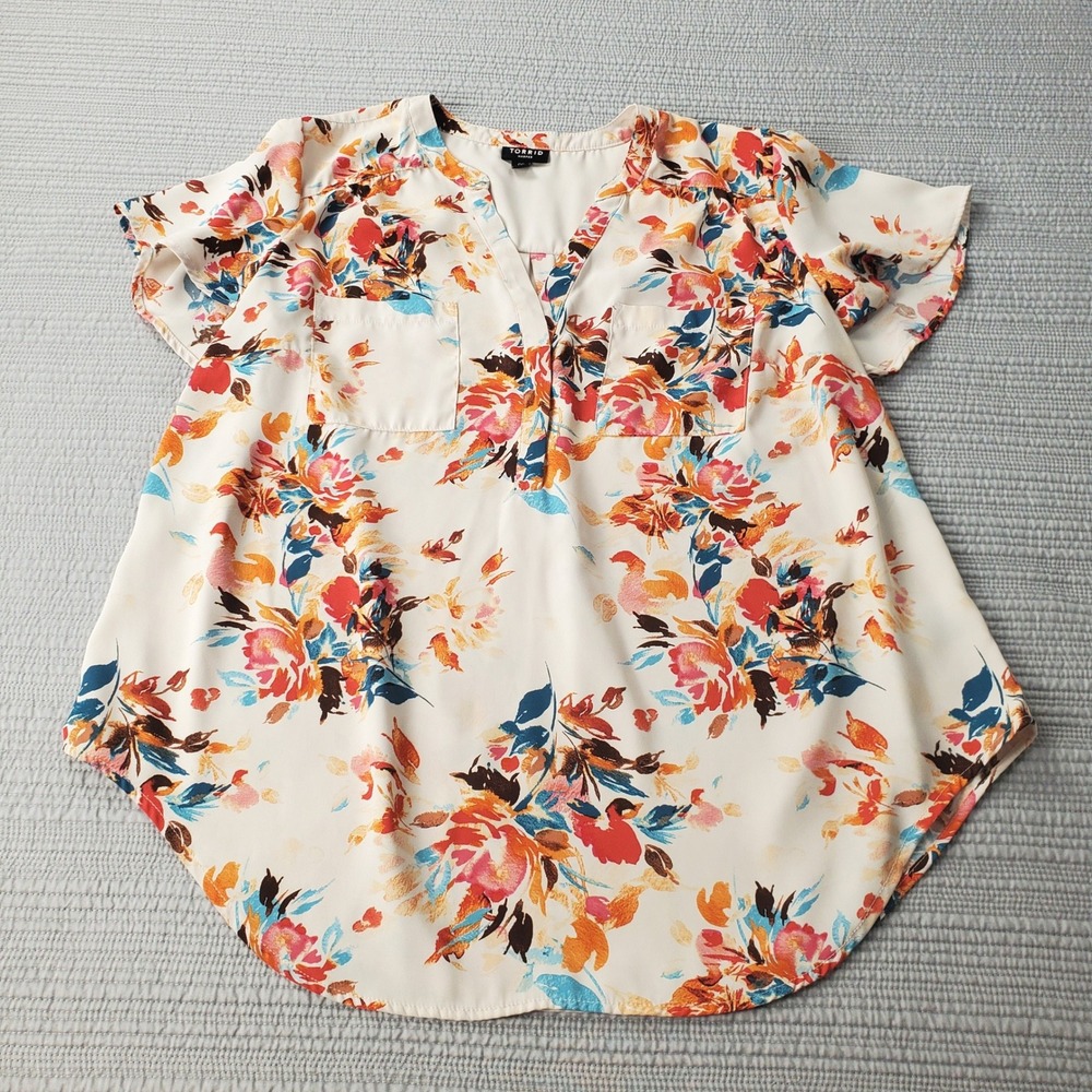 Torrid Harper Blouse Womens 00 White Floral V-Neck Short Sleeve Pocket Top
